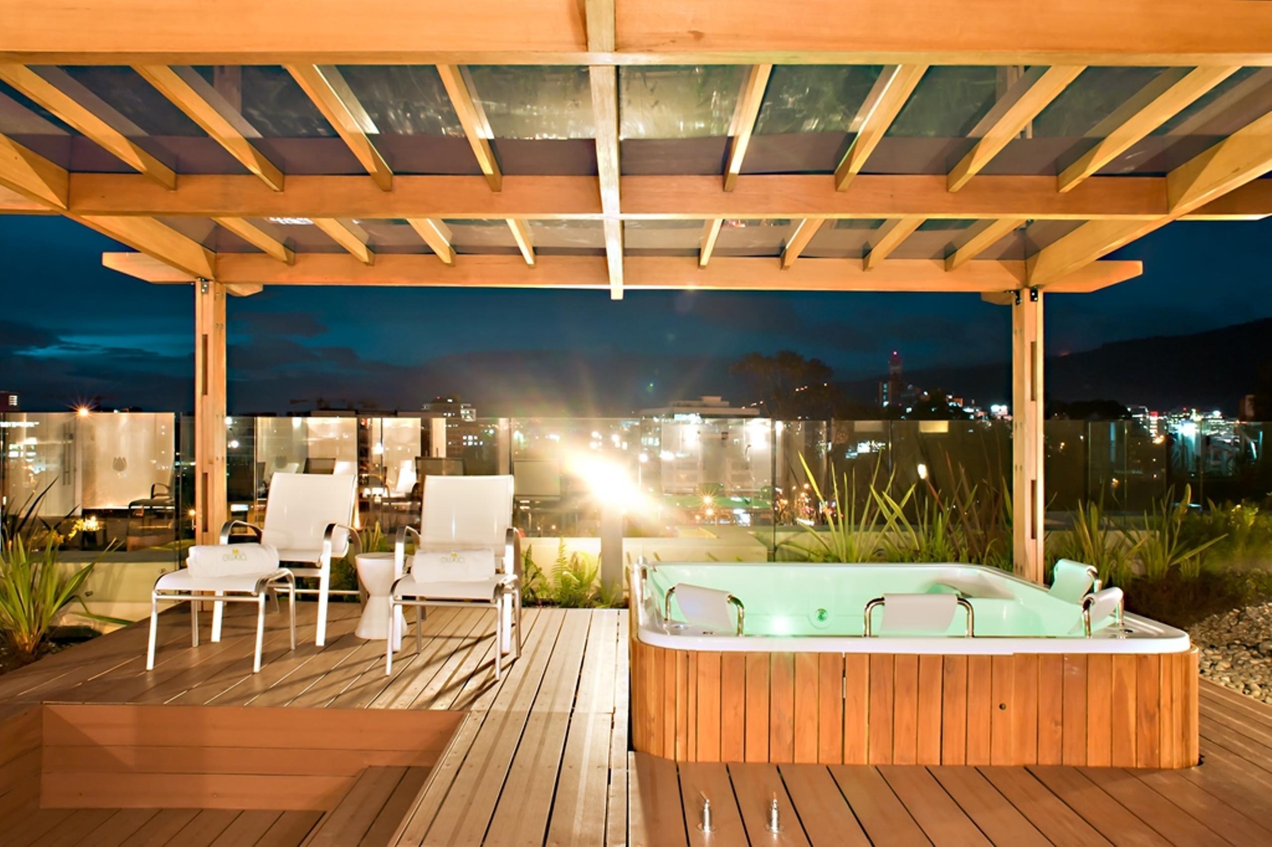 Casa Dann Carlton Hotel & Spa Bogotá Zewnętrze zdjęcie A rooftop spa