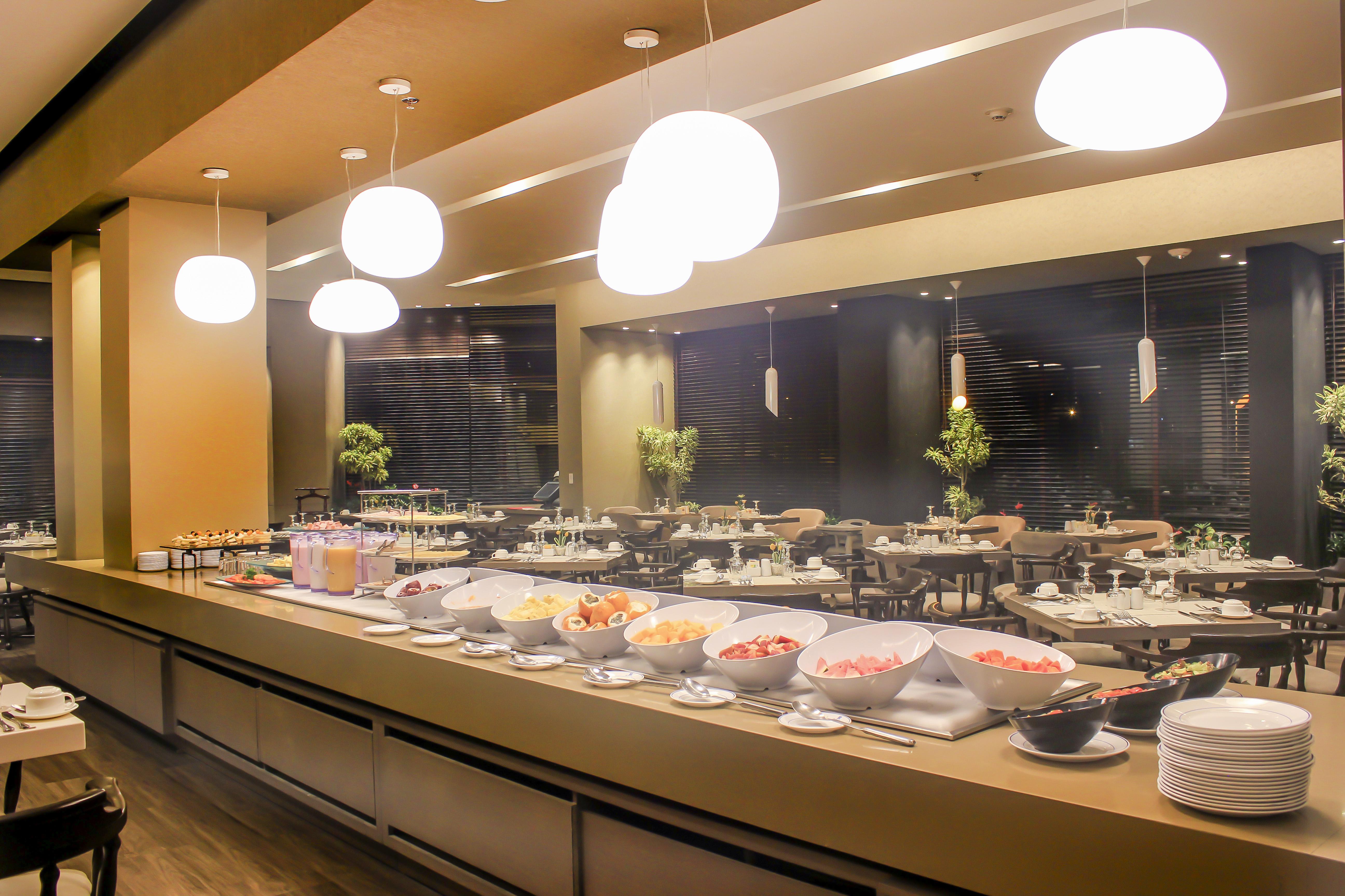 Casa Dann Carlton Hotel & Spa Bogotá Zewnętrze zdjęcie The buffet at the restaurant